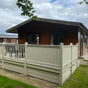 Lodge Woodland With Hot Tub, Malton